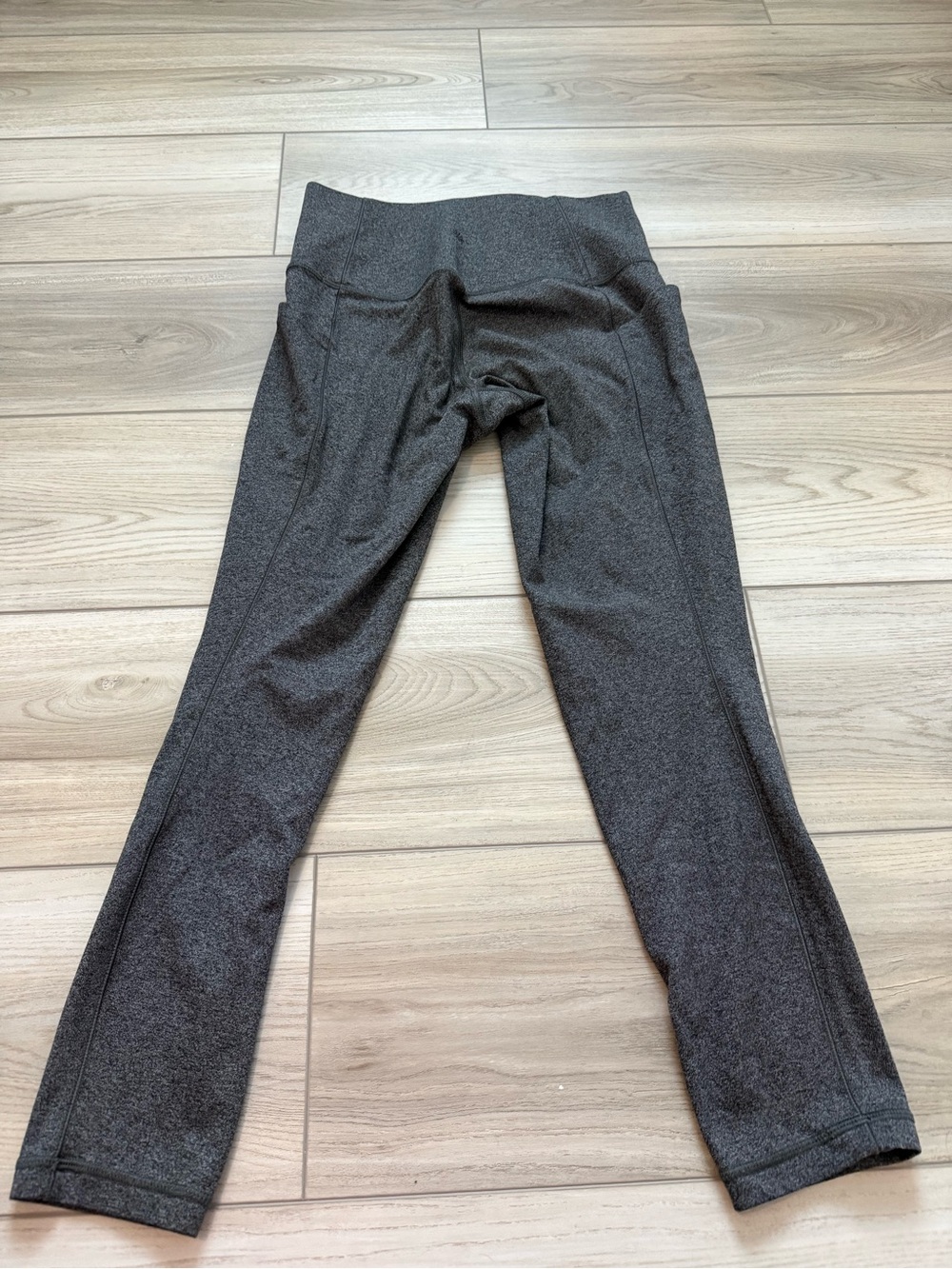 Athleta Salutation 7/8 Tight in Powervita - Picture 4 of 5